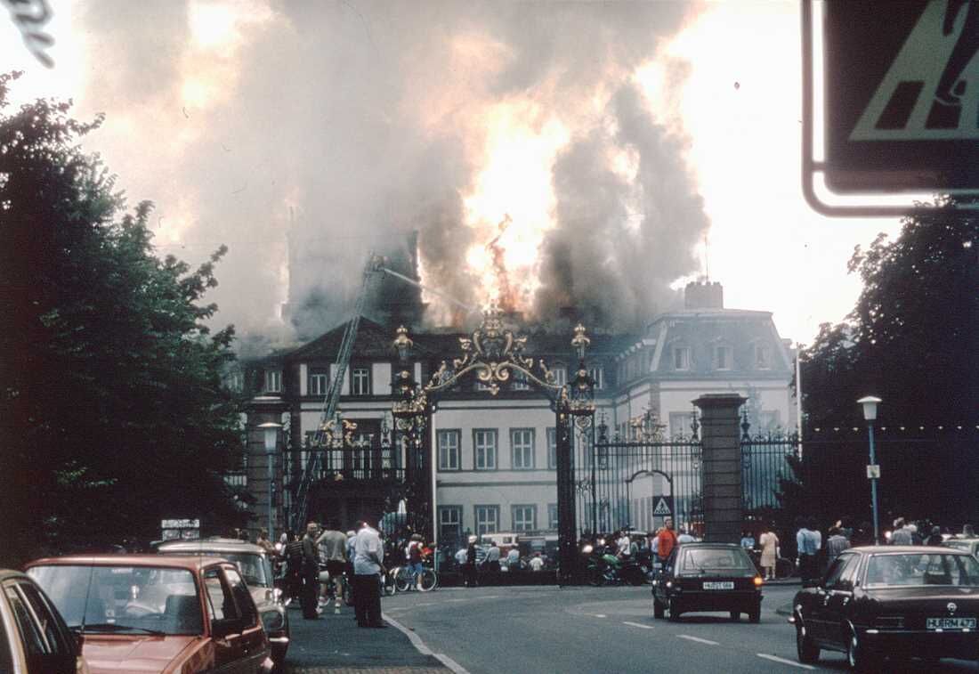 Der Schlossbrand von der Philippsruher Allee aus.