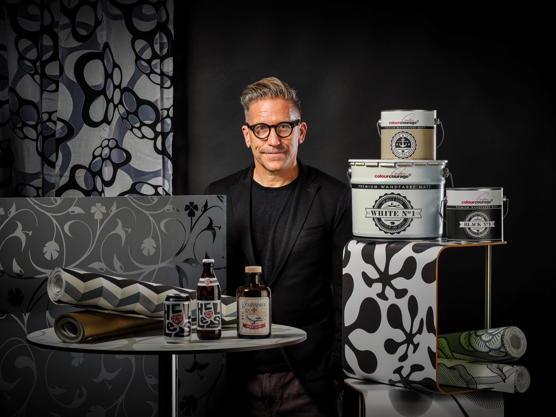 Lars Contzen und von ihm designte Produkte (Foto: Lars Contzen)